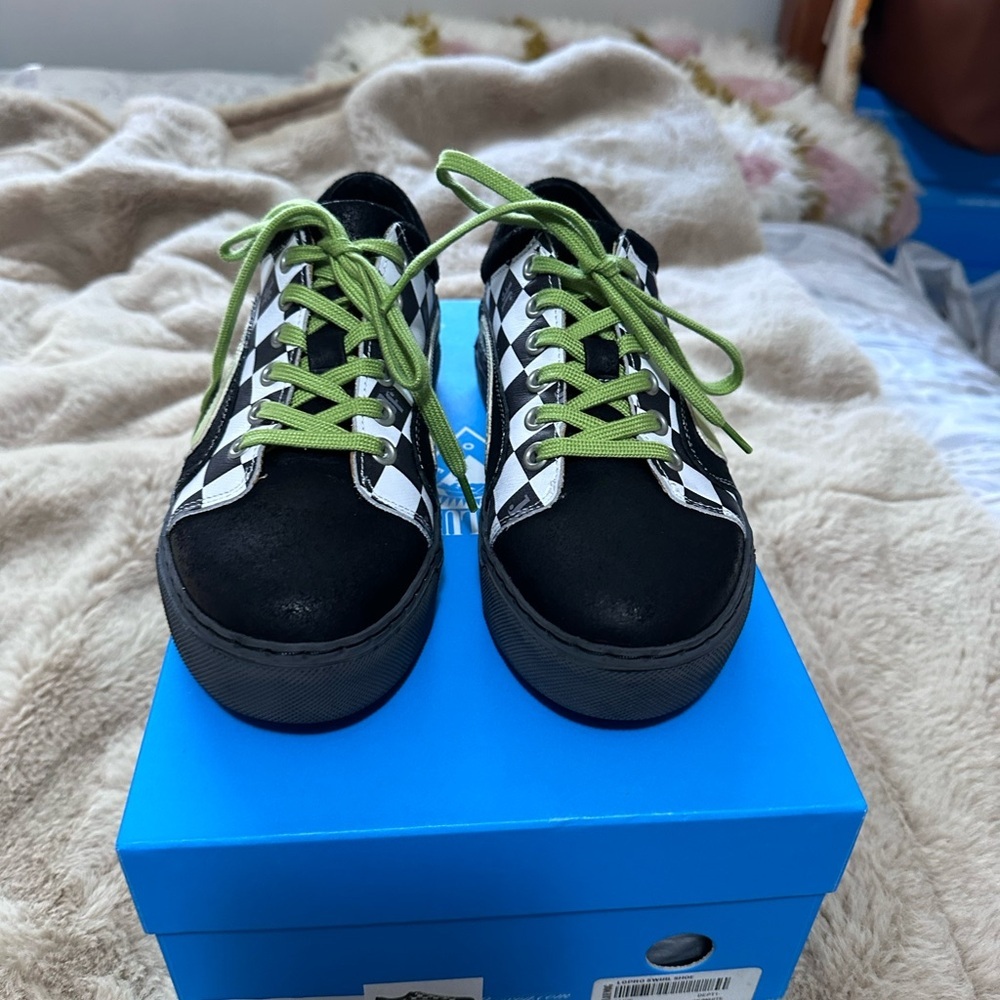 NIB Fluevog Lopro Fakie Black & White Checkered Lace-Up Sneakers w/ Green Swirl